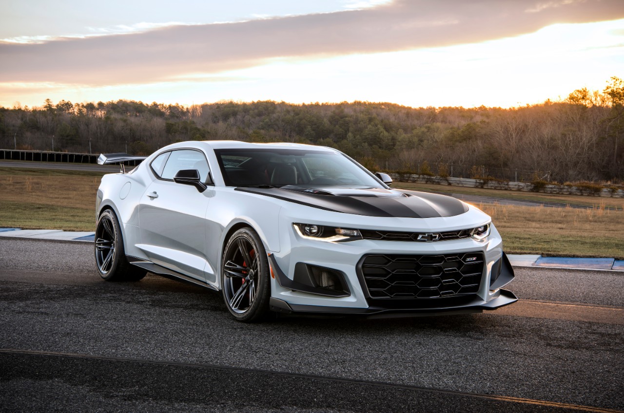 Camaro ZL1 Coupe supercharged 6.2L V-8, technical specifications, specs, carspec